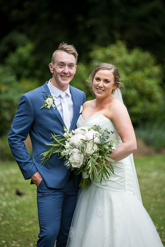 Jess and Geordie wedding portrait at the Dunedin Botanic Garden